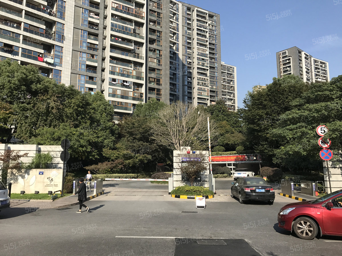 晓庐二手房-万象城对面,大三房,房东自住装修,出门钱江站!