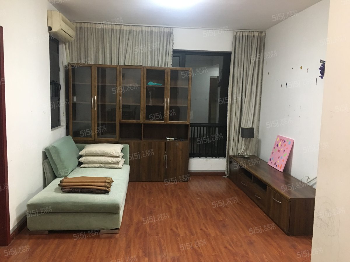 相江公寓 丽江公寓 清爽干净三房 配套齐全 拎包住民用电