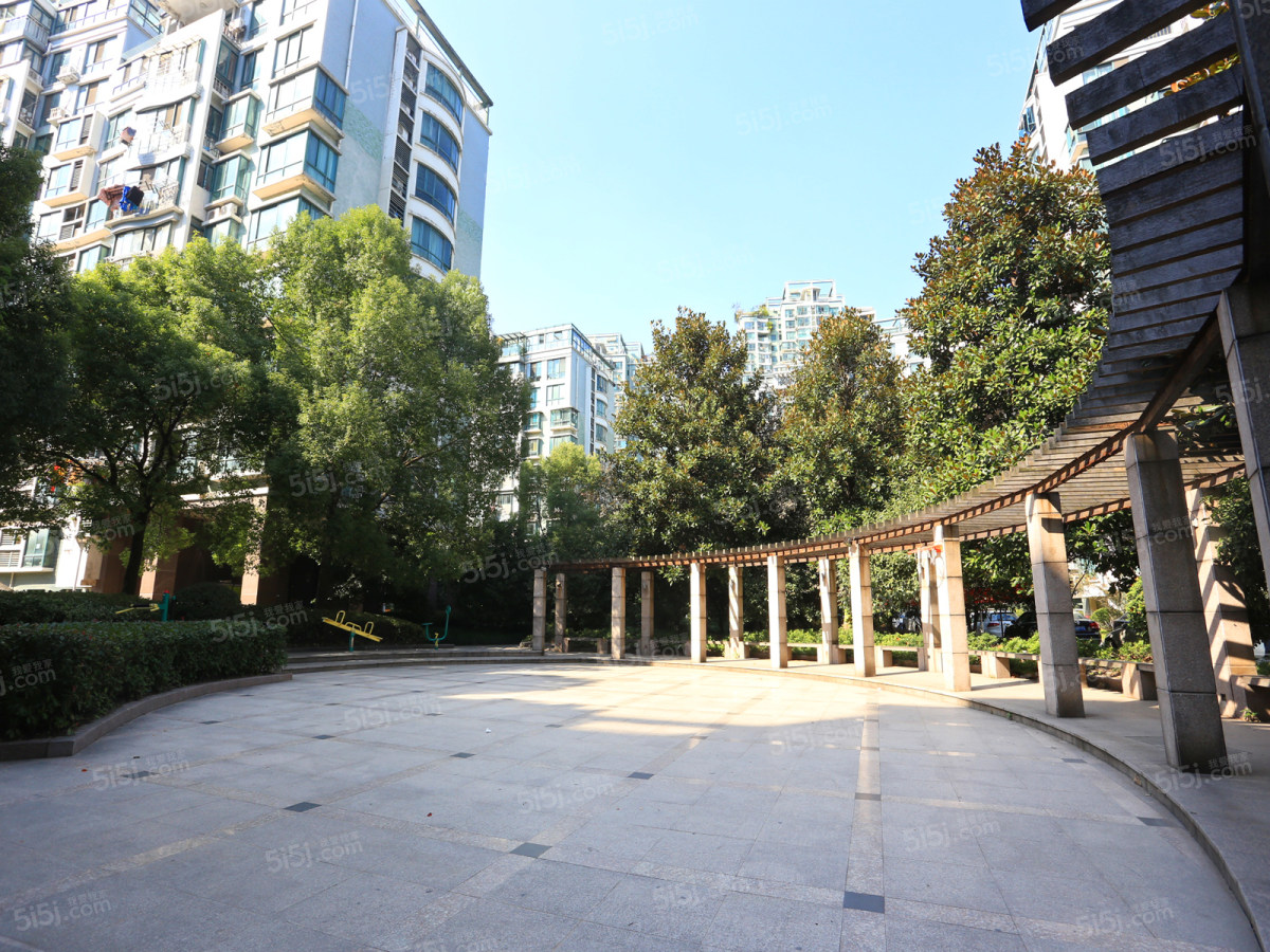 中兴花园百合苑