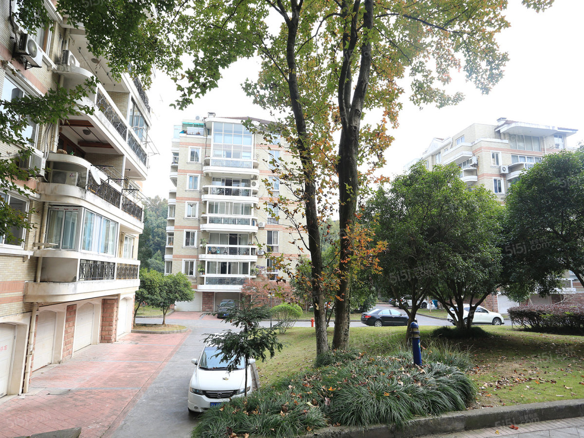 西湖花园 跃层 精装修 看房方便