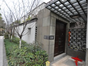 杭州我爱我家中式排屋，送三大花园+地下室150方+大露台！500方大宅