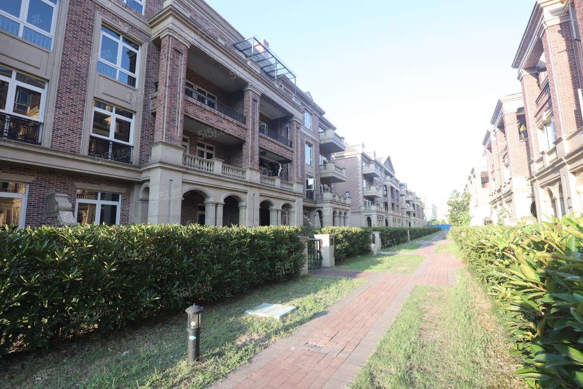 九龙仓君廷 大面积排屋 户型方正 品质小区 交通便利