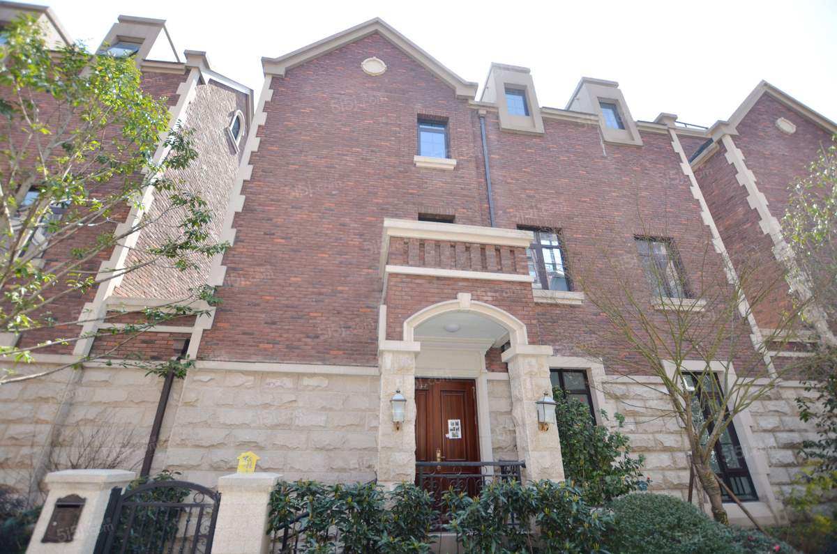 红郡御庄 高品质排屋小区 房东诚售 欢迎随时看房