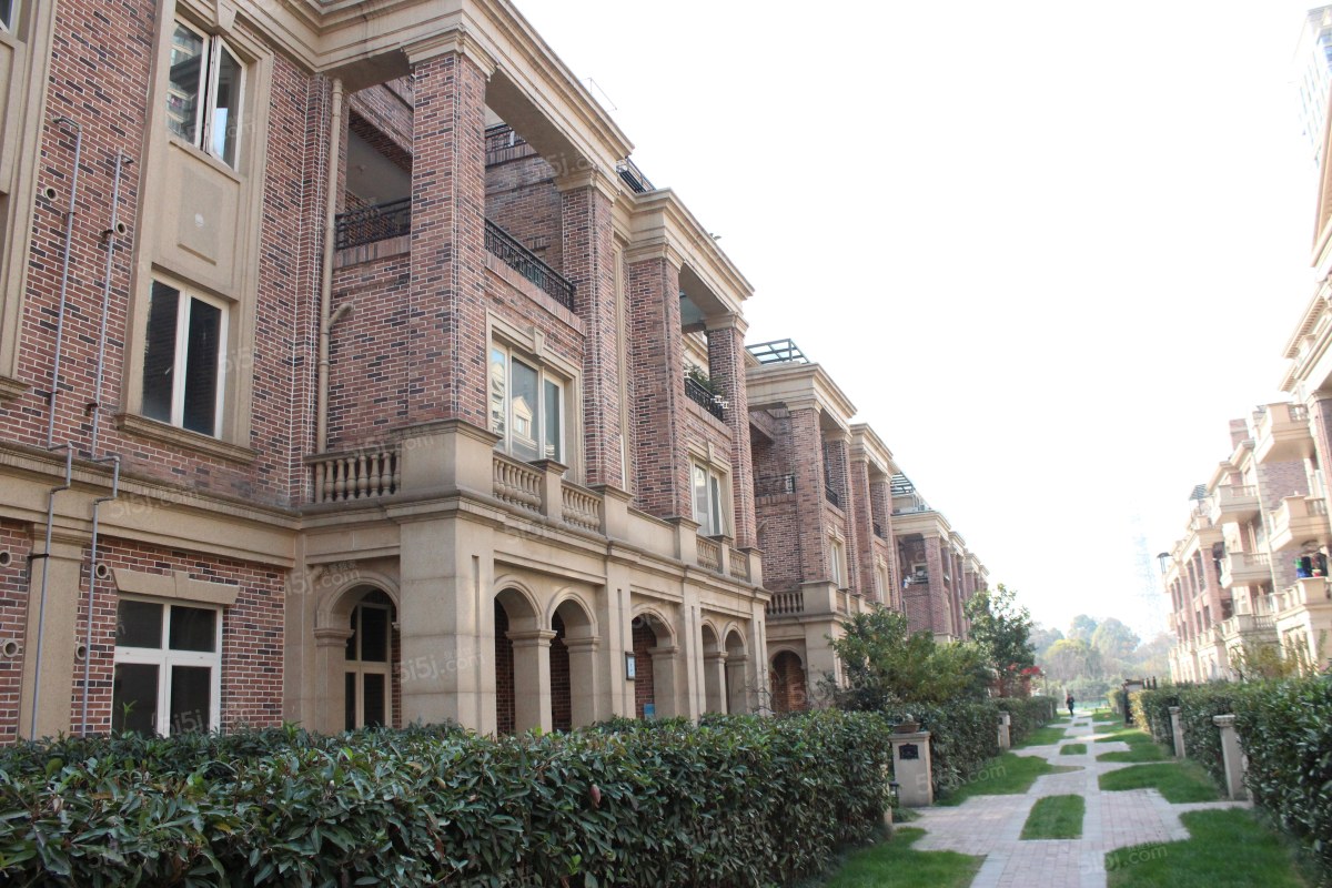 九龙仓君廷 交通方便 配套齐全