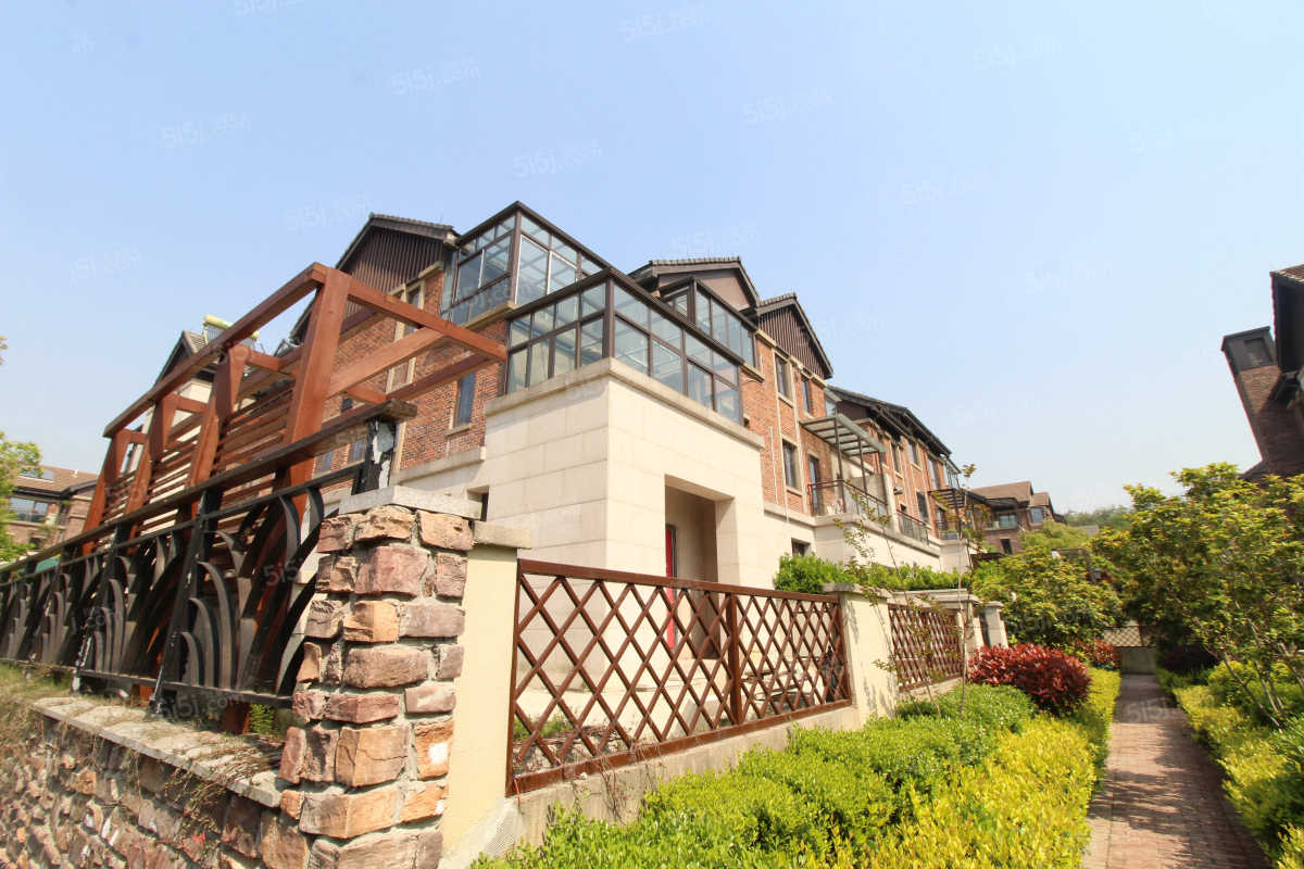 保亿围庐 排屋 环境优美 交通便利