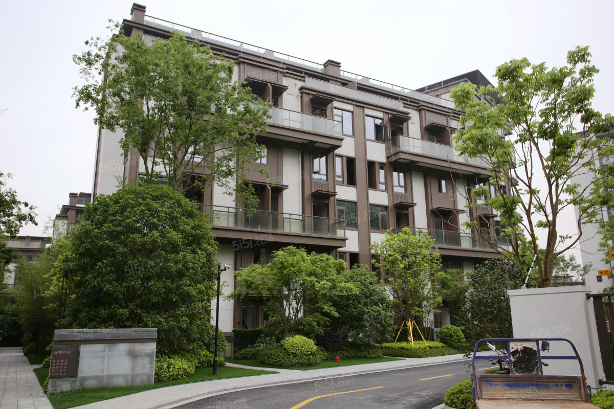 杭州我爱我家雁归里 上叠排 复式带露台 独门独户