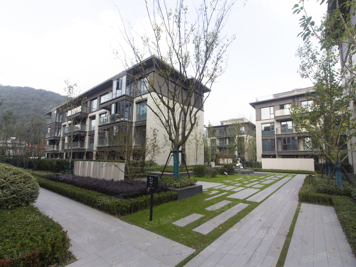 莱蒙水榭山二手房-莱蒙水榭山 新上下叠排 大花园 有地下室 诚售-杭州