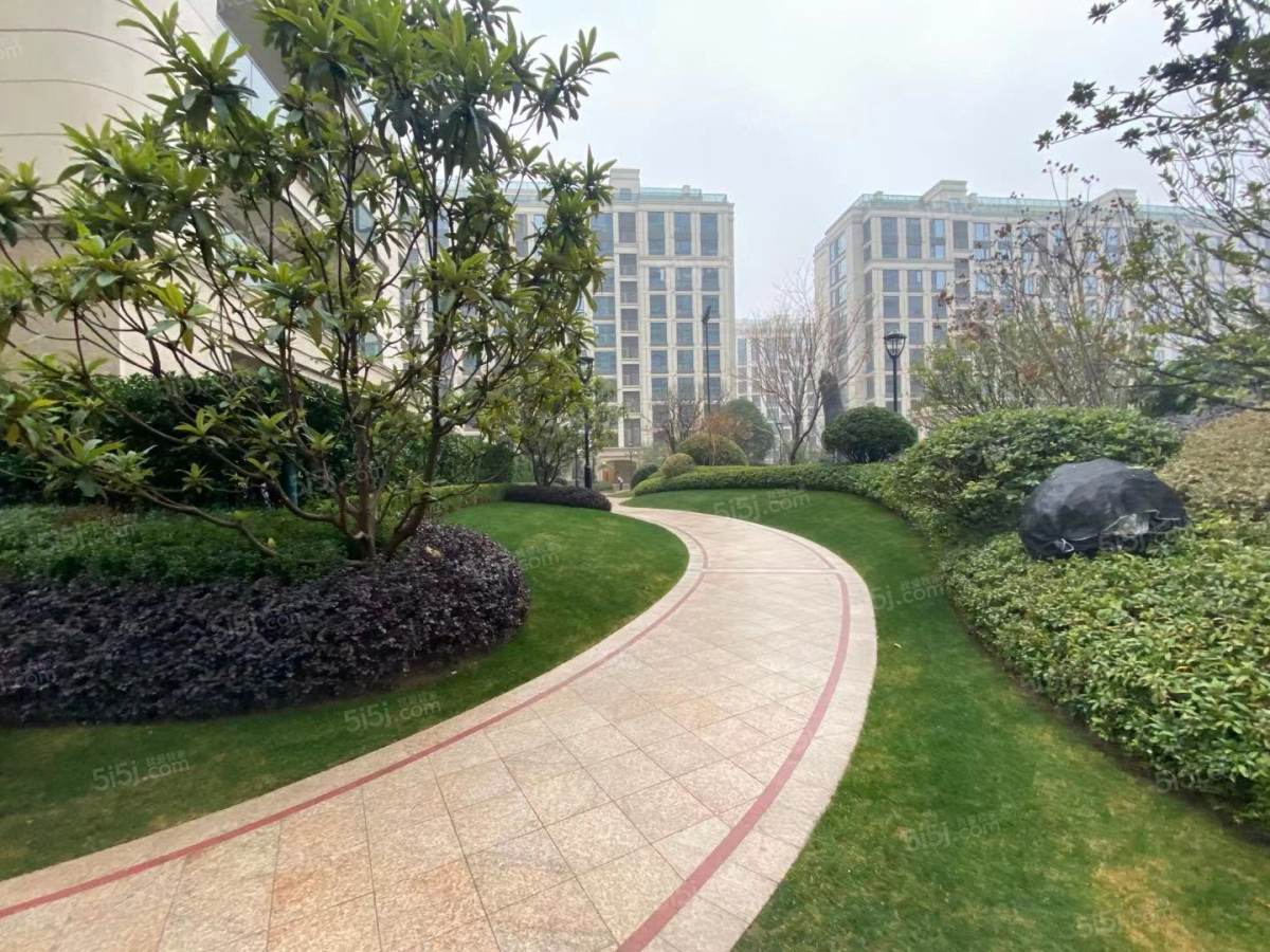 翡翠江南华庭 4室2厅2卫 126㎡