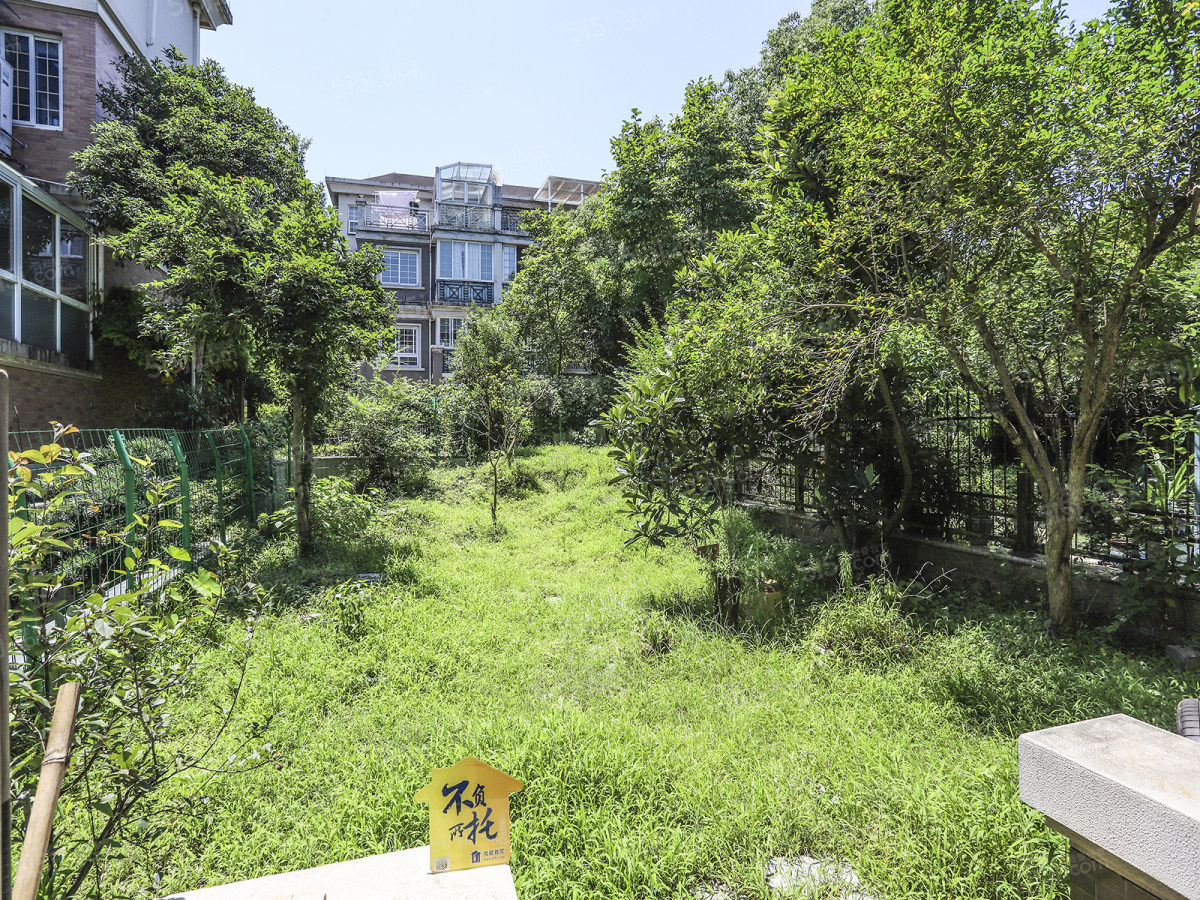 荆山翠谷新上排屋房东诚心售带装修边套