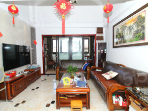 杭州我爱我家客厅约5米挑高，实地感受超赞，视野开阔，有电梯