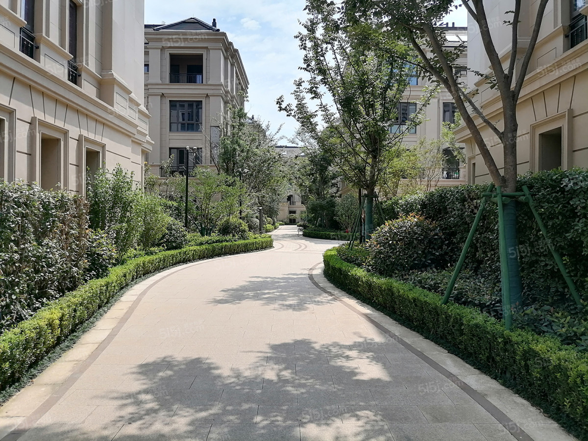 绿城桃源小镇 兰颂苑 精品叠墅-出售房源详情-闲林二手房-余杭区二手